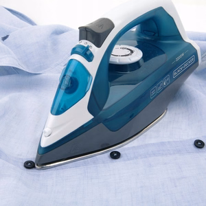 BLACK+DECKER BXIR2200E – höyrysilitysrauta, 2200 W (ES9180070B)