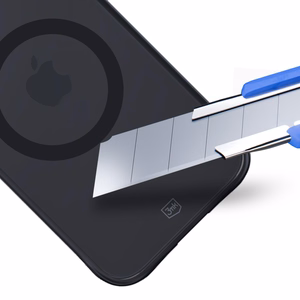 3mk Smoke MagCase iPhone 17:lle - musta puoliläpinäkyvä