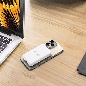 Tech-Protect LifeMag PB31 Power Bank MagSafe 10000mAh 15W USB-C / USB-A / Sisäänrakennetut USB-C / Lightning-kaapelit - Valkoinen