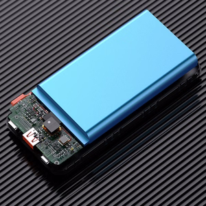 Wozinsky WFC-15B 20000mAh 22.5W varavirtalähde, PD20W, sisäänrakennetut Lightning- ja USB-C-kaapelit, musta
