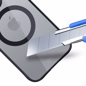 3mk Satin Armor MagCase MagSafe-tuella iPhone 16 Pro Max:lle - Läpinäkyvä mustalla kehyksellä