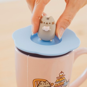 Pusheen – keraaminen muki silikonikannella ja 3D-hahmolla, 350 ml