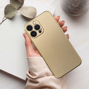 Metallinen Suojakuori iPhone 16:lle kultainen