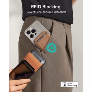 ESR Classic RFID-suojattu MagSafe-magneettikorttikotelo puhelimelle jalustalla – ruskea