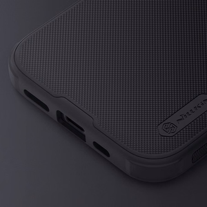 Nillkin Super Frosted Shield Pro -suojakuori iPhone 15 Plus:lle - musta
