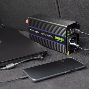 Qoltec Monolith virtalähde / invertteri Auto/sisäkäyttöön 600 W musta