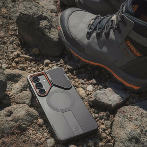 Tech-Protect Kevlar Aura MagSafe Suojakuori Samsung Galaxy S26:lle - musta ja oranssi