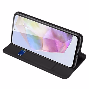 Dux Ducis Skin Pro Suojakuori Samsung Galaxy A36 5G / A56 5G:lle kielekkeella ja korttilokerolla - musta