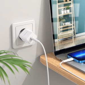 Borofone Wall charger BN6 Field - Type C - QC 3.0 PD 20W white