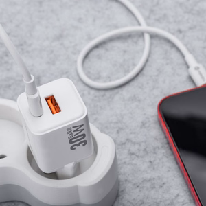 Puhelinlaturi Forcell F-Energy Mini GaN III USB C + USB A QC4.0 PD 30W VT-35 valkoinen