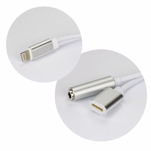 Sovitin AUX 2in1 Lightning (uros) - Lightning (naaras) / Jack 3,5 mm (naaras) hopeinen