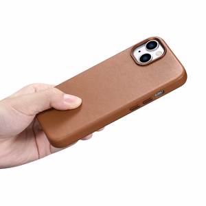 iCarer Kotelo Nahkakotelo Suojus iPhone 14 Plus ruskea (MagSafe-yhteensopiva)
