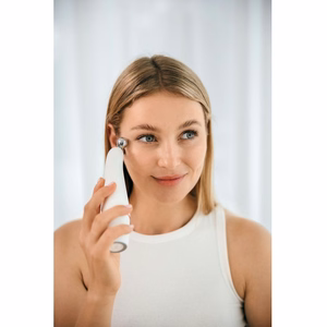 Beautifly B-Booster PRO kasvojen lifting- ja RF/EMS-hierontalaite