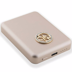 Guess MagSafe 4G Strassed Metal Logo induktio tehopankki 5W 3000mAh - kultainen