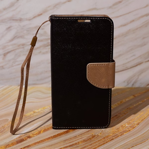Smart Fancy Suojakuori iPhone 16 Pro Max 6,9:lle musta-kultainen
