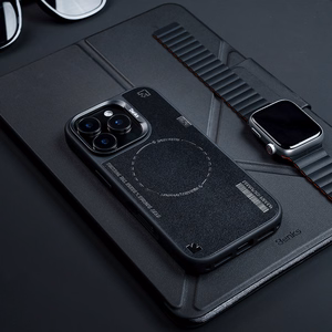 Benks Dynamic Minimalist Suojakuori iPhone 16 Pro:lle musta