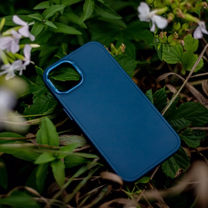 Satiininen kuori iPhone 15 Plus 6,7" tummansininen