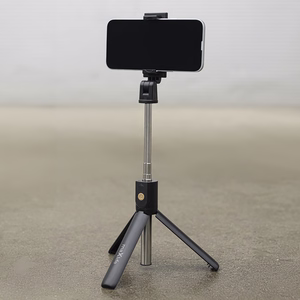 Maxlife MXST-100 Bluetooth-selfietikku ja jalusta, musta