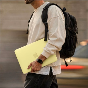 Tech-Protect Softshell -suojakuori MacBook Neo 13 2026:lle - matta keltainen