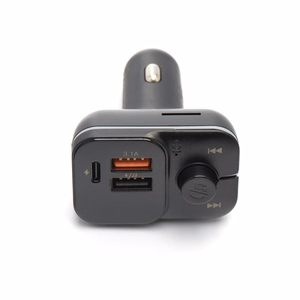Musta Blue Star Wave L3 -autolähetin RGB-koristevalaistuksella, 1 × USB-C, 2 × USB, 20 W