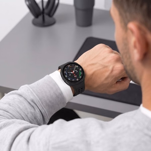 Tech-Protect Defense 2-Pack suojakuori mallille Samsung Galaxy Watch 44mm – läpinäkyvä ja mattamusta