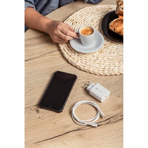 Puhelinlaturi Forcell F-Energy USB C QC4.0 PD 3A 20W + kaapeli USB C - Lightning TFK-TC-20WPD valkoinen