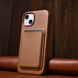 iCarer Kotelo Nahkakotelo Suojus iPhone 14 Plus ruskea (MagSafe-yhteensopiva)