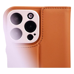 Moshi Overture MagSafe suojakuori iPhone 16 Pro -laitteelle, irrotettavalla vegaaninahkaisella lompakolla, Caramel Brown -värinen