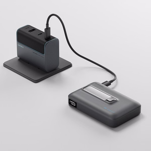 Cuktech WPB100 varavirtalähde 10 000 mAh, Qi2, 30 W, magneettikiinnityksellä ja jalustalla – musta