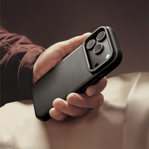 AmazingThing Glamour Suojakuori jalustalla iPhone 17 Pro:lle - musta