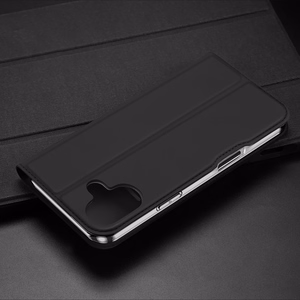 Dux Ducis Skin Pro Suojakuori Apple iPhone 16 - musta