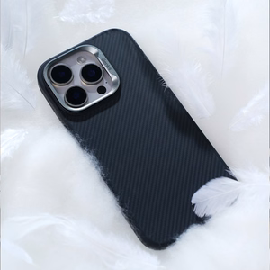 Benks Magnetic Armor Pro Kevlar -suojakuori metallikehyksellä 600D (AD66) Iphone 16 Pro Maxille, musta (kameran ohjauspainike)