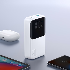 Mini-virtapankki sisäänrakennetuilla kaapeleilla Joyroom JR-PBC06 30W 10000mAh - valkoinen