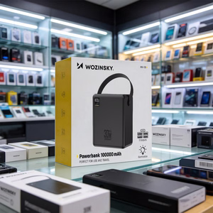 Wozinsky W8-B 100000mAh 30W varavirtalähde, 2xUSB-A, 2xUSB-C, taskulampulla, musta