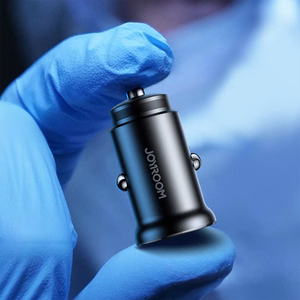 Joyroom JR-CCN06 30W 2x USB-C Metallinen Mini Autolaturi - musta
