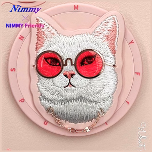 Nimmy Glasses Cool Cat MagSafe Suojakuori iPhone 16:lle - vaaleanpunainen