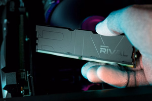 DDR4 2x8GB sarja UDIMM goodram RIVAL syvä musta