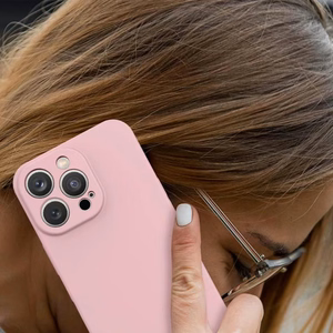 Silikonikotelo iPhone 14 Plus silikonisuojus beige