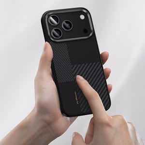Benks Montage Magnetic Armor Pro Kevlar -suojakuori metallikehyksellä 600D+1500D (C.K.FL.AP.BK.MA70) Iphone 17 Pro Maxille, musta (kameran ohjauspainike)