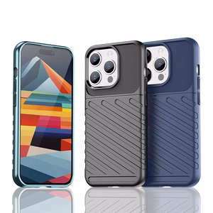 Panssaroitu iPhone 15 Pro Thunder Suojakuori - musta