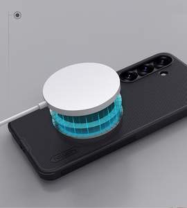 Nillkin Super Frosted Shield Pro Magneettinen Suojakuori Samsung S25+:lle MagSafe-tuella - musta
