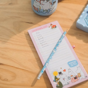 Moomins magneettinen ostoslistalehtiö jääkaappiin lyijykynällä, 10 × 21 cm