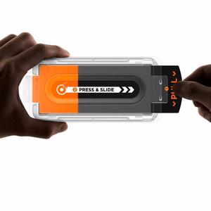 Spigen Glas.TR EZ Fit Pro HD Karkaistu lasi Samsung Galaxy Z Fold 7:lle - Läpinäkyvä