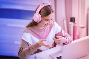 Kruger&Matz Gamer Kids -pelikuulokkeet lapsille, vaaleanpunaiset