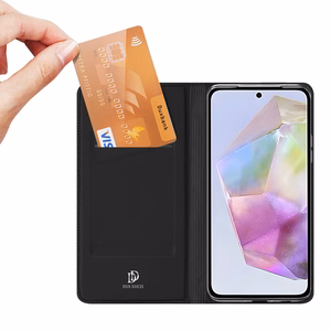 Dux Ducis Skin Pro Suojakuori Samsung Galaxy A36 5G / A56 5G:lle kielekkeella ja korttilokerolla - musta