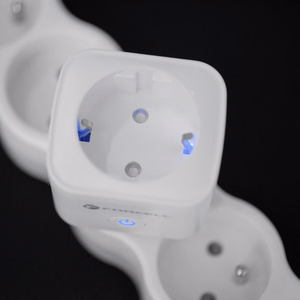 FORCELL F-ENERGY EU02 Älypistoke 230V WiFi-tuella, ajastimella ja Tuya/Amazon Alexa -tuella - valkoinen