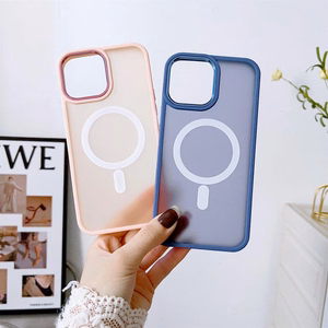 Magneettinen värikäs mattasuojakuori iPhone 15 Plus:lle - vihreä