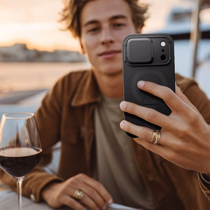 Tech-Protect Kevlar Aura MagSafe Suojakuori iPhone 17 Pro:lle - Musta