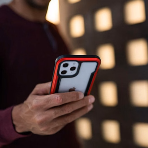 X-Doria Raptic Shield suojakuori iPhone 14 Pro Max -laitteelle, alumiininen, pudotustestattu 3 m korkeudelta, helmiäishohtoinen