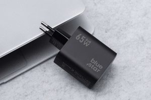 Puhelinlaturi Blue Star GaN 2 x USB C + USB A QC4.0 PD 4A 65W VT-43 musta